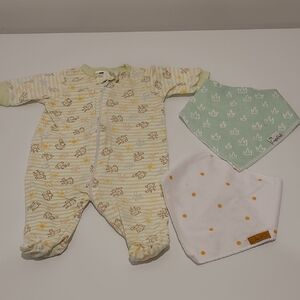 Gerber Cream and Green Baby Footie Bibs Set Newborn